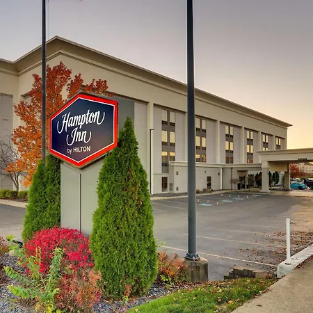 Hampton Inn Springfield-2